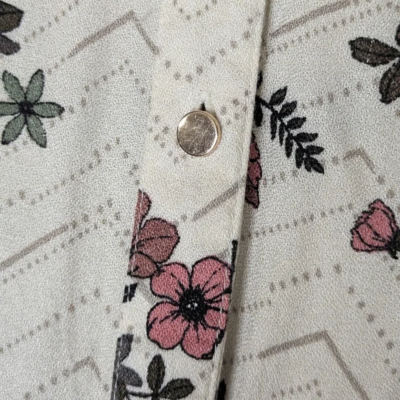 Maurices Floral Sleeveless Button-Down Boho Top - Large - Picture 5 of 13